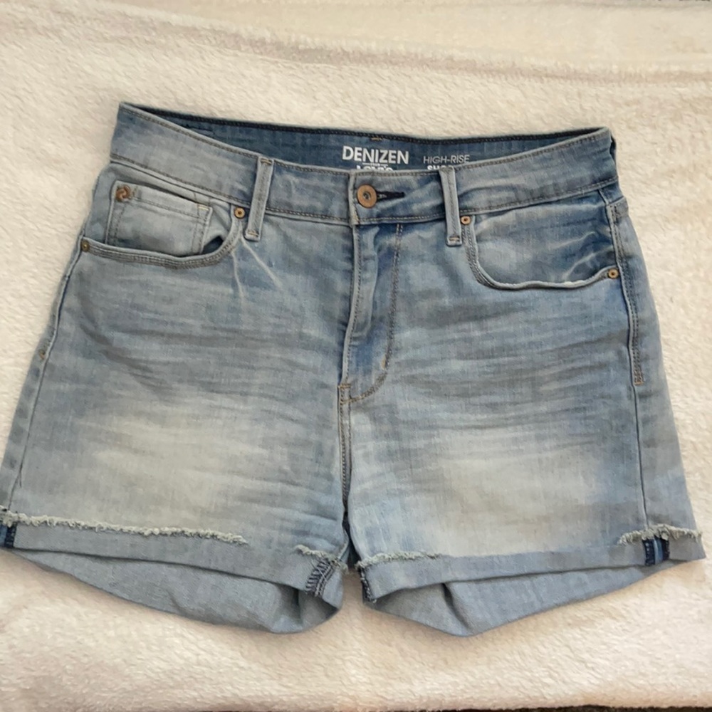Levi’s high rise Jean shorts
